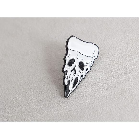 Cute Skeleton Face Pizza Slice Button Pin Spooky Halloween Theme Small Novelty - Picture 2 of 3